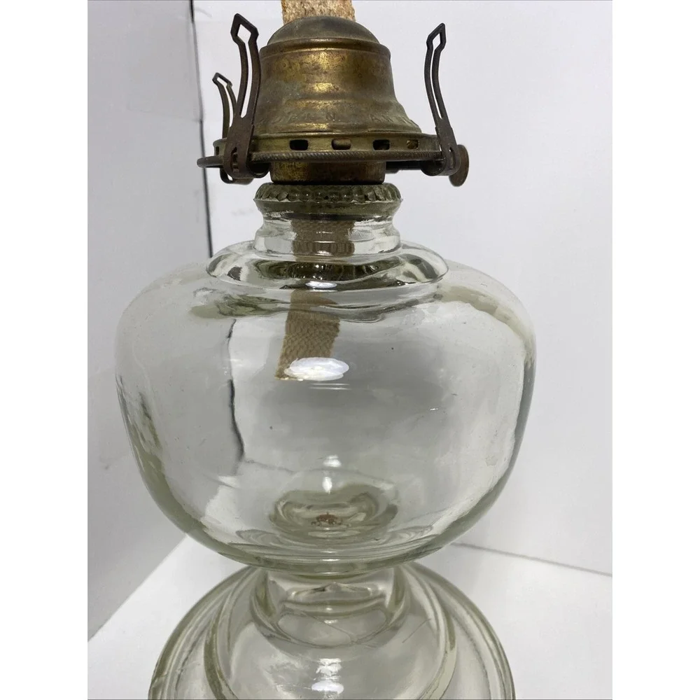 Antique queen Annie Oil/kerosene lamp No 2 clear glass 11in high‎ including burn